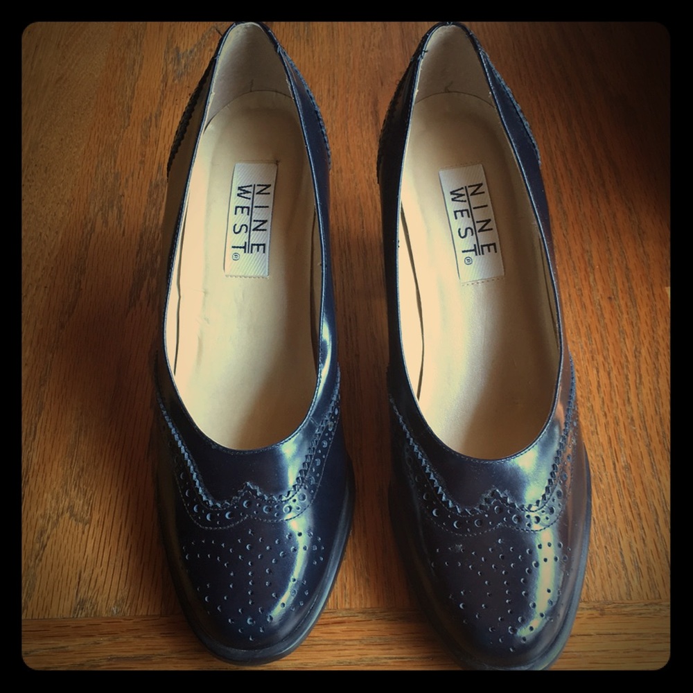 Navy vintage 90s pumps